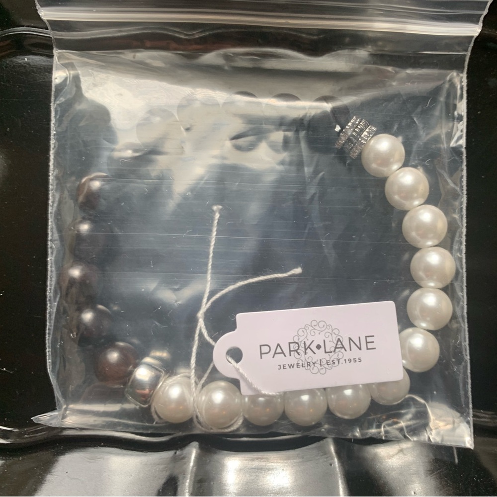 Park Lane “NOIR” Monochrome Beaded Bracelet - Picture 3 of 9
